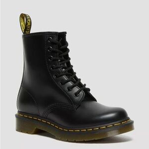 Dr Martens 1460 WOMEN'S SMOOTH LEATHER LACE UP BOOTS